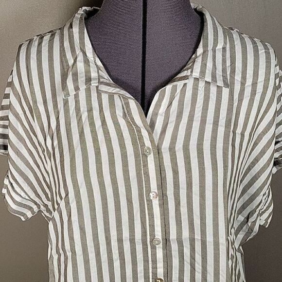 NWOT Denim & Co. Naturals Striped Button-Front Top - Picture 5 of 13